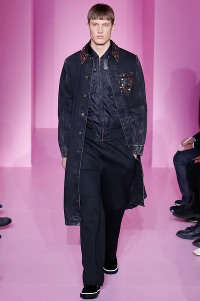 Look 60